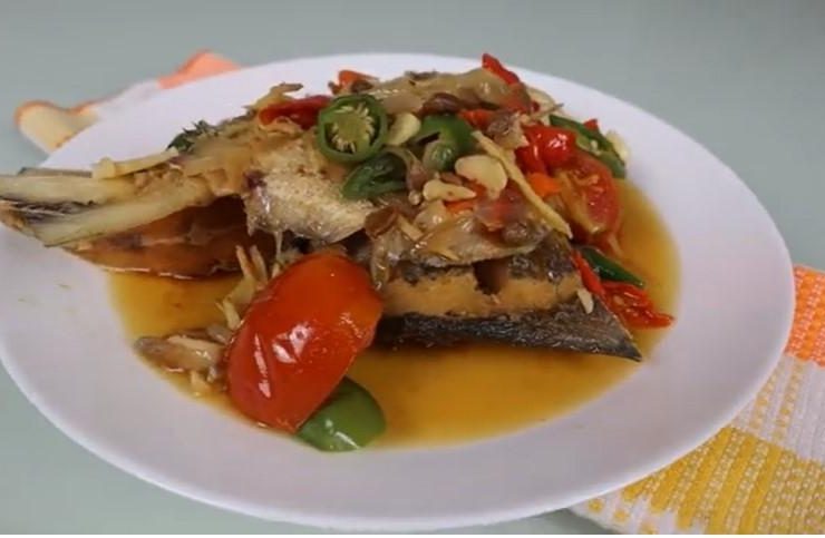 Resep Ikan Bawal Goreng Sambal Tauco